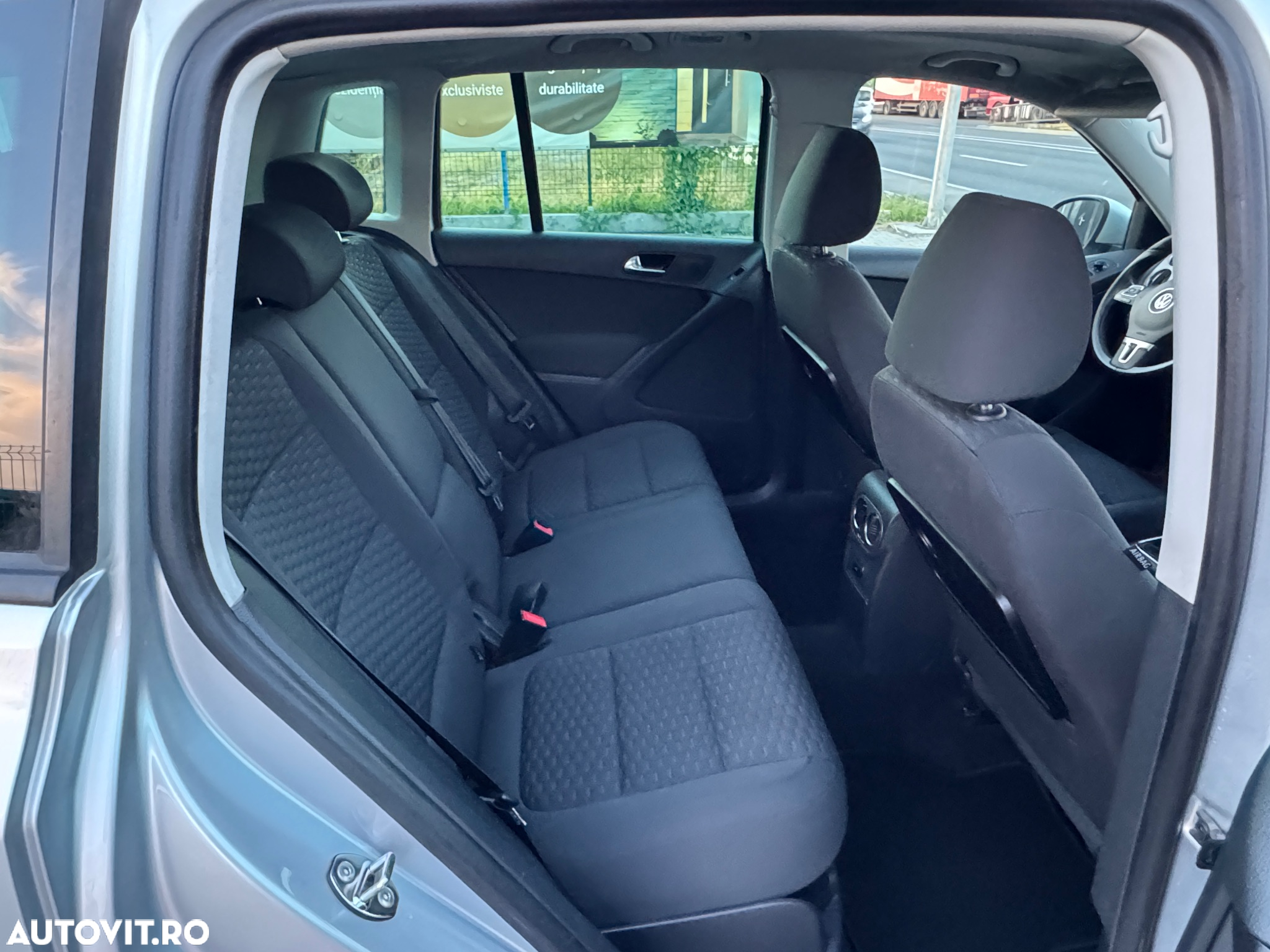 Volkswagen Tiguan 2.0 TDI 4Motion Trend & Fun - 32