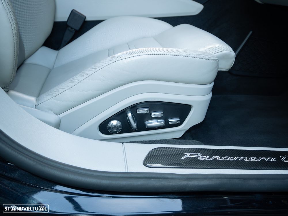 Porsche Panamera Turbo - 21