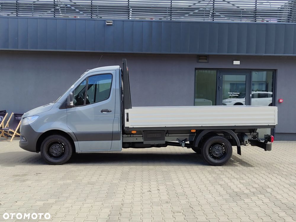 Mercedes-Benz Sprinter - 2
