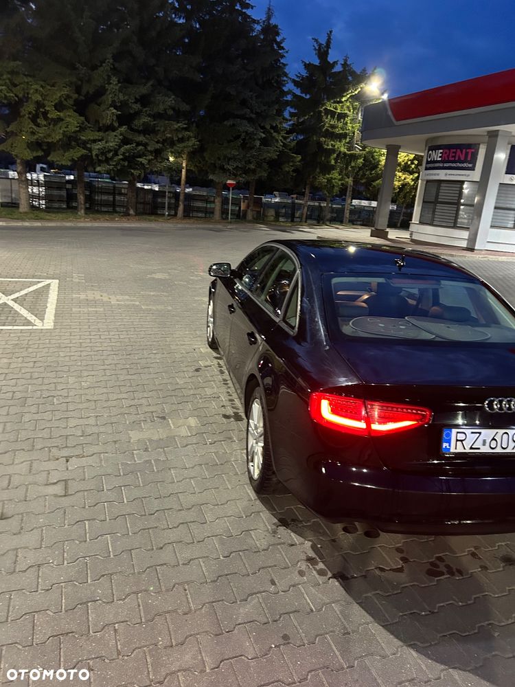 Audi A4 Limousine - 9