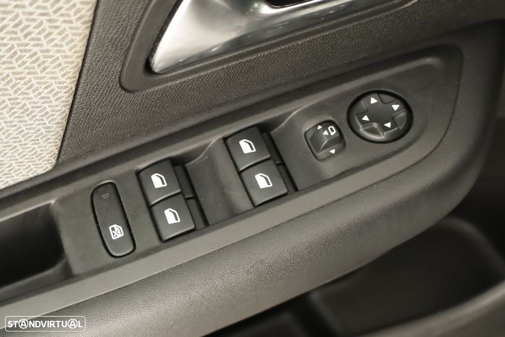 Citroën C4 1.2 PureTech Plus - 19