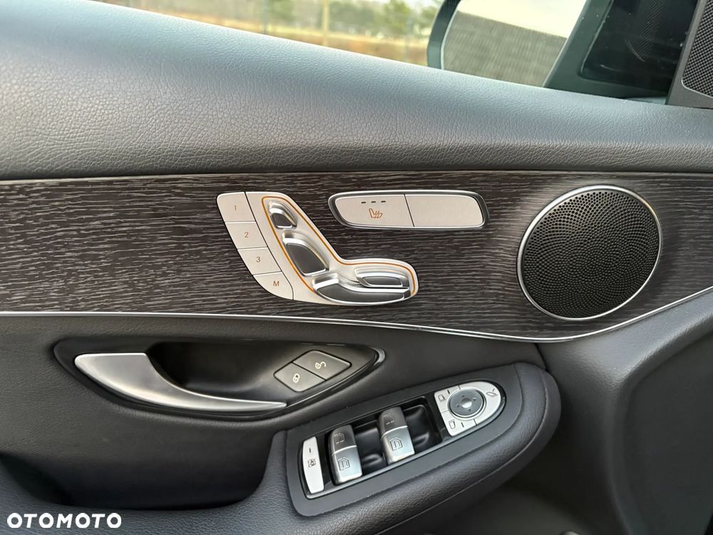 Mercedes-Benz GLC 300 4Matic 9G-TRONIC - 9