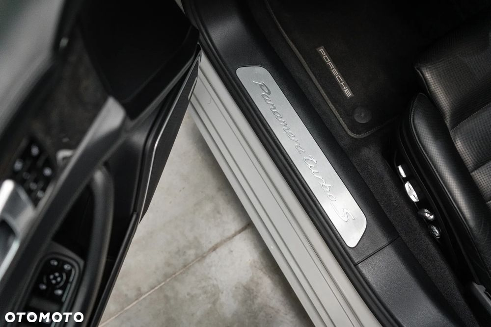 Porsche Panamera Turbo S e-Hybrid - 28