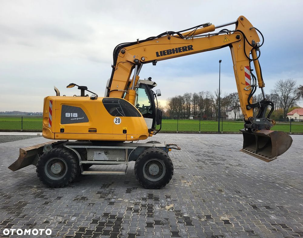 Liebherr A 918 Compact / z Niemiec / - 6