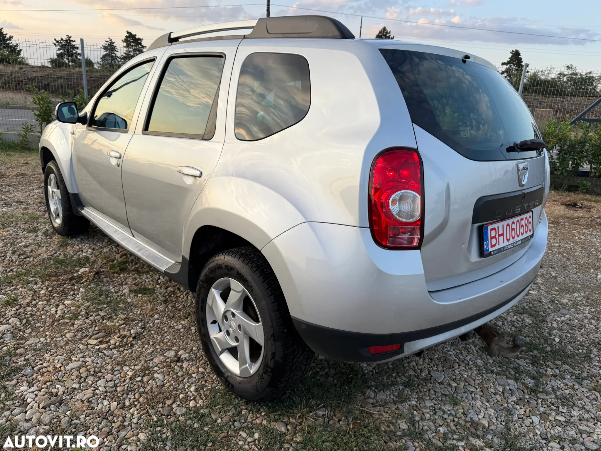 Dacia Duster 1.5 dCi 4x4 Prestige - 10