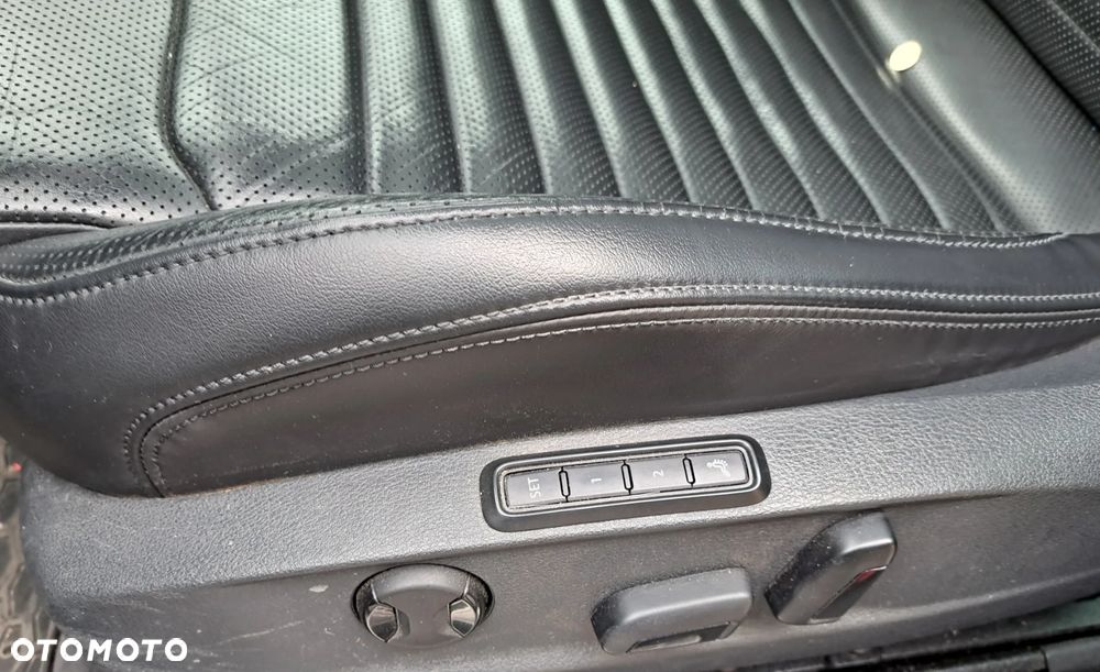 Volkswagen Passat 2.0 TDI BMT 4Mot Highline DSG - 11