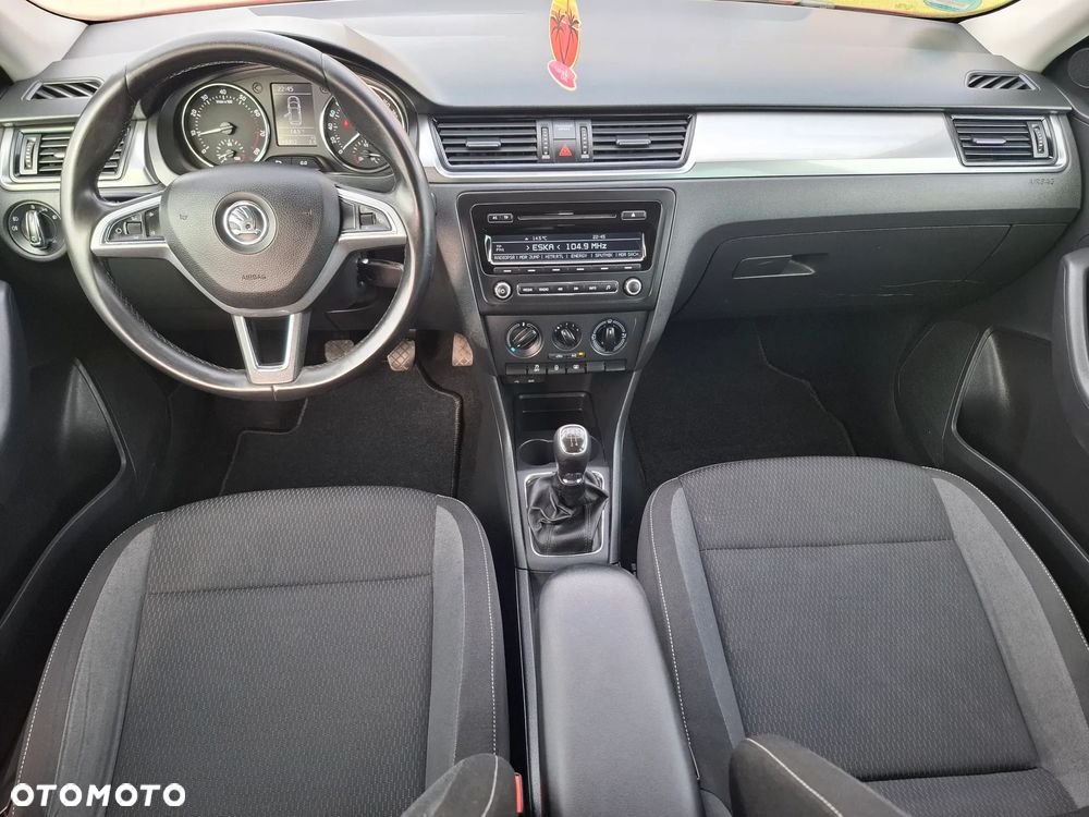 Skoda RAPID 1.2 TSI Edition - 33