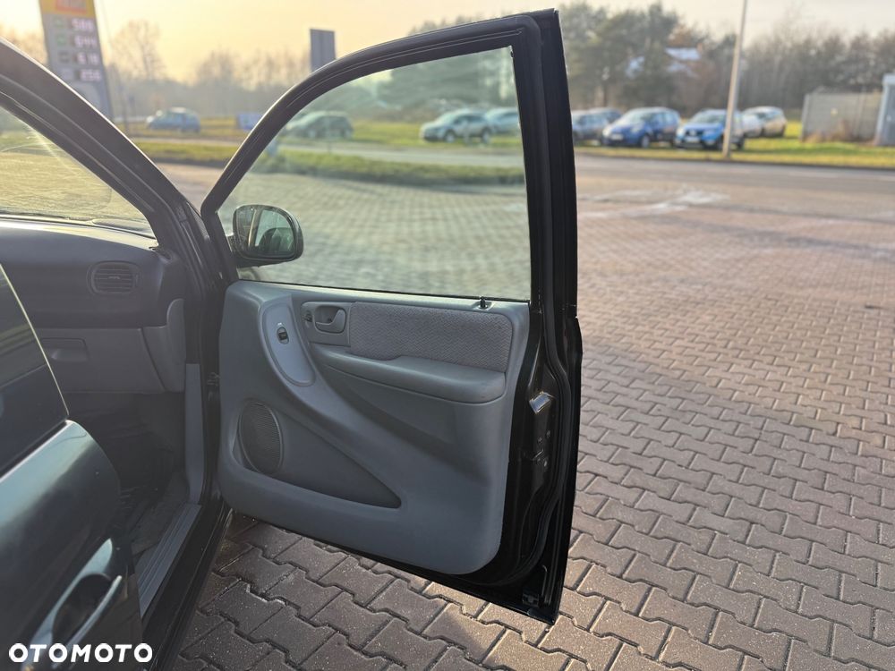 Chrysler Voyager 2.8 CRD Automatik Comfort - 14