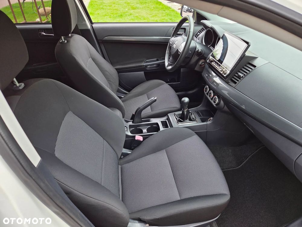 Mitsubishi Lancer - 17