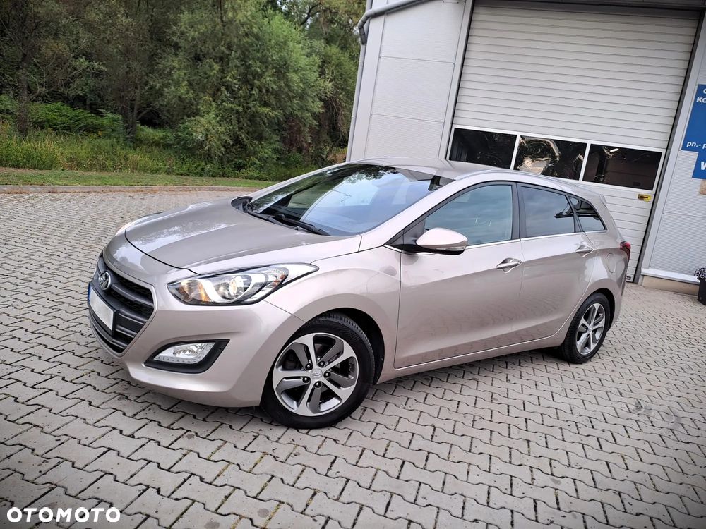 Hyundai i30 blue 1.6 GDI YES Gold - 2