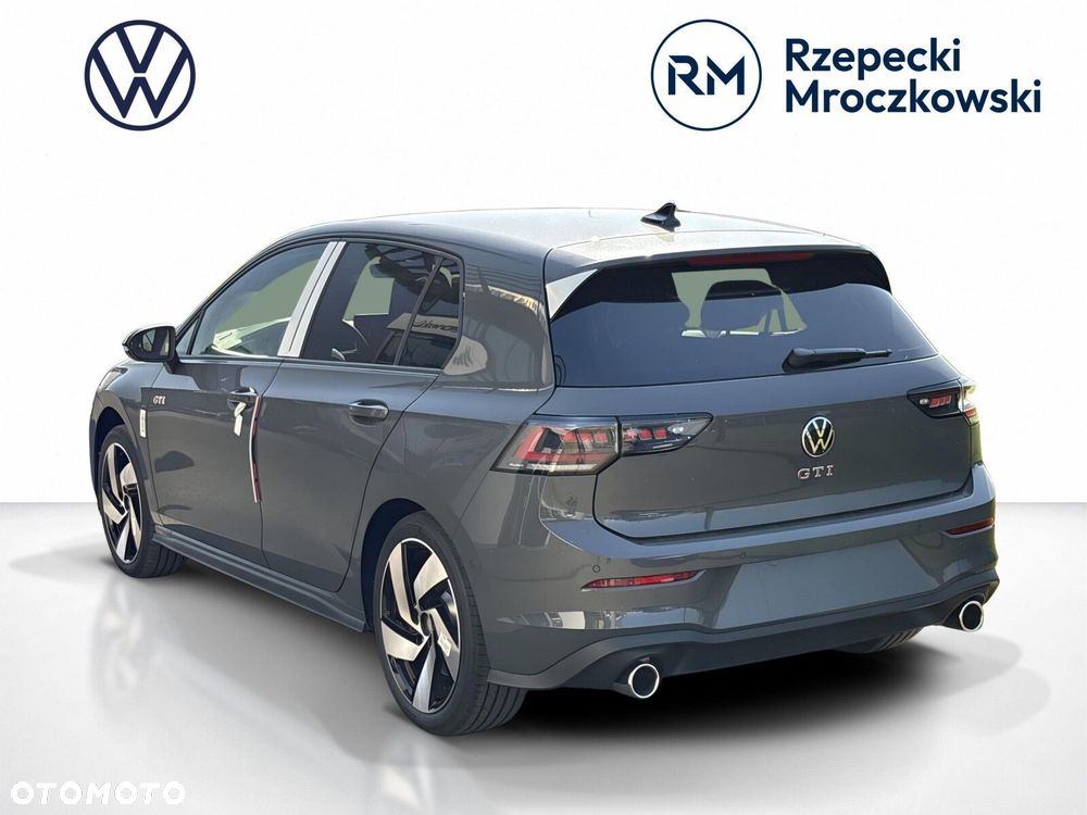 Volkswagen Golf - 3