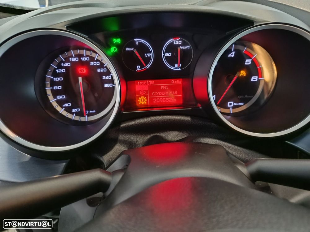 Alfa Romeo Giulietta 1.6 JTDM Distinctive - 25