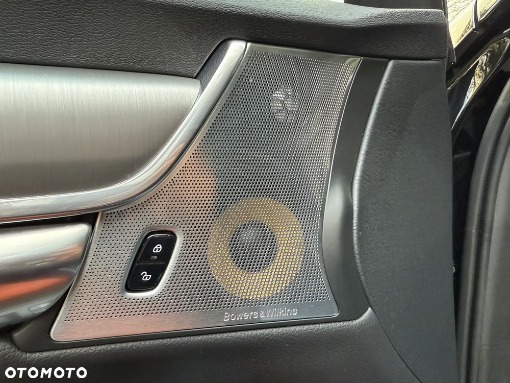 Volvo V90 D5 AWD Momentum - 33