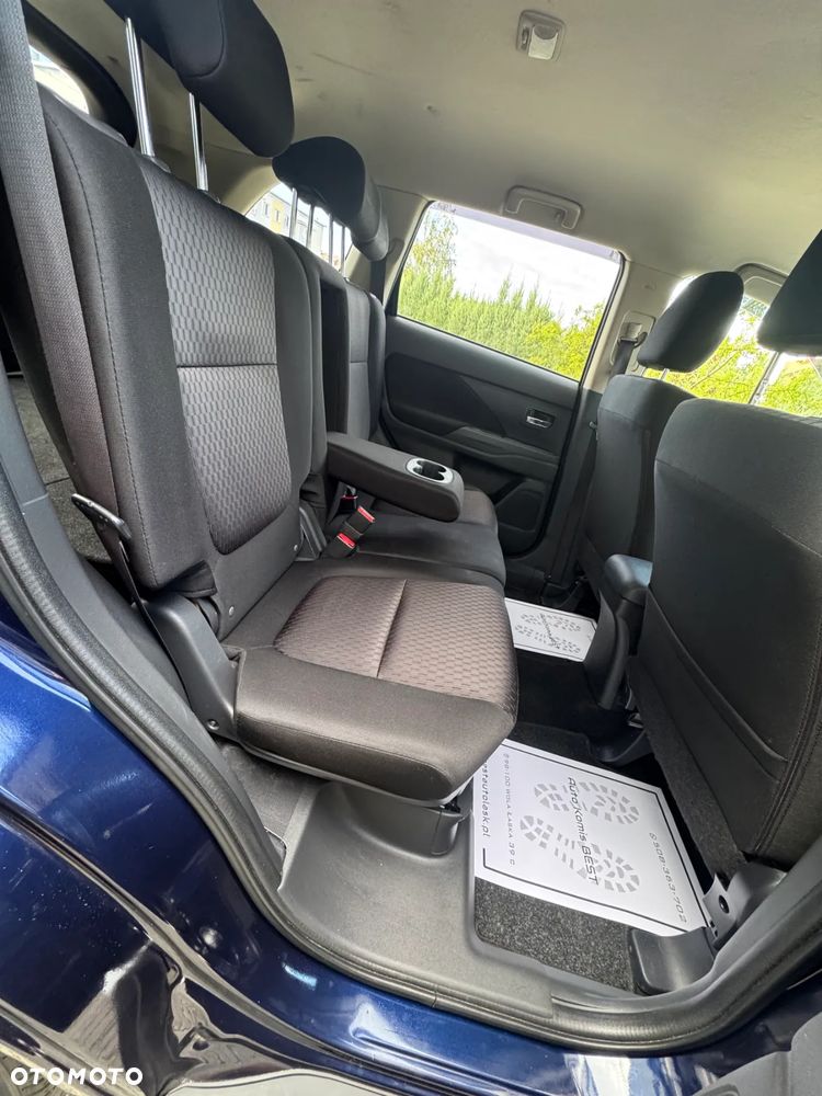 Mitsubishi Outlander 2.0 Invite + 2WD - 30