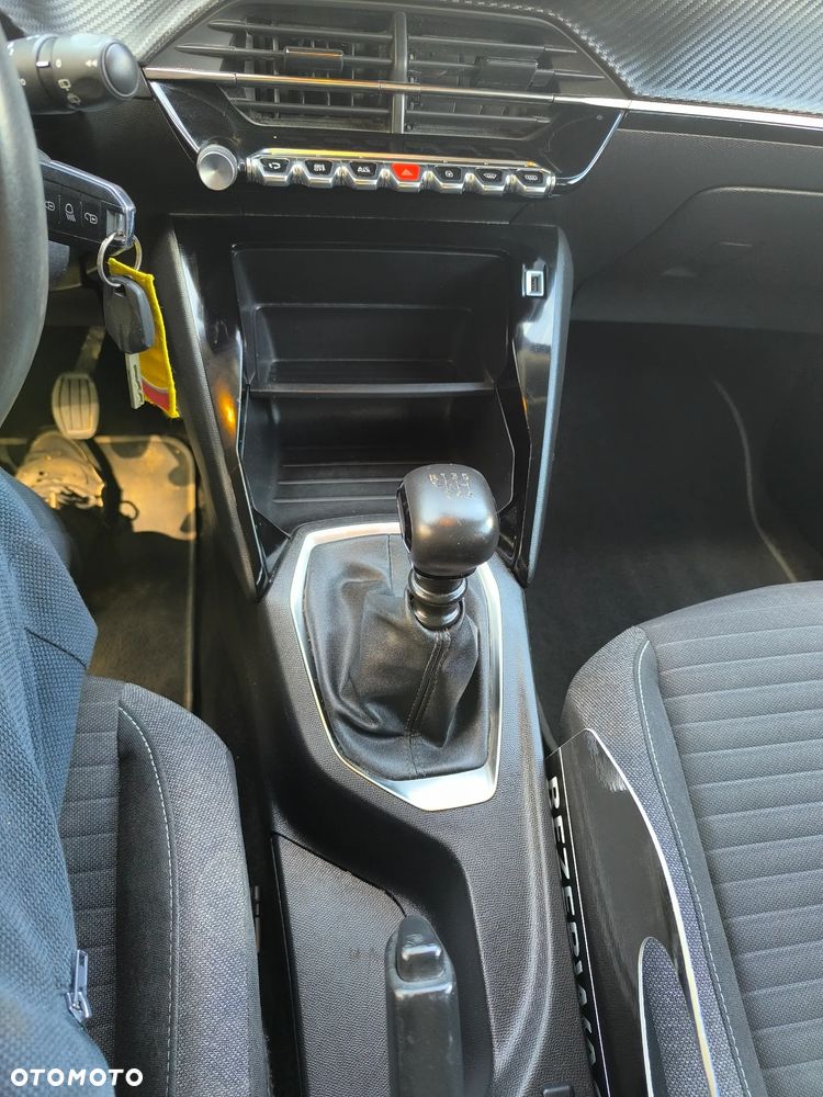 Peugeot 2008 1.2 Pure Tech GPF Style S&S - 16