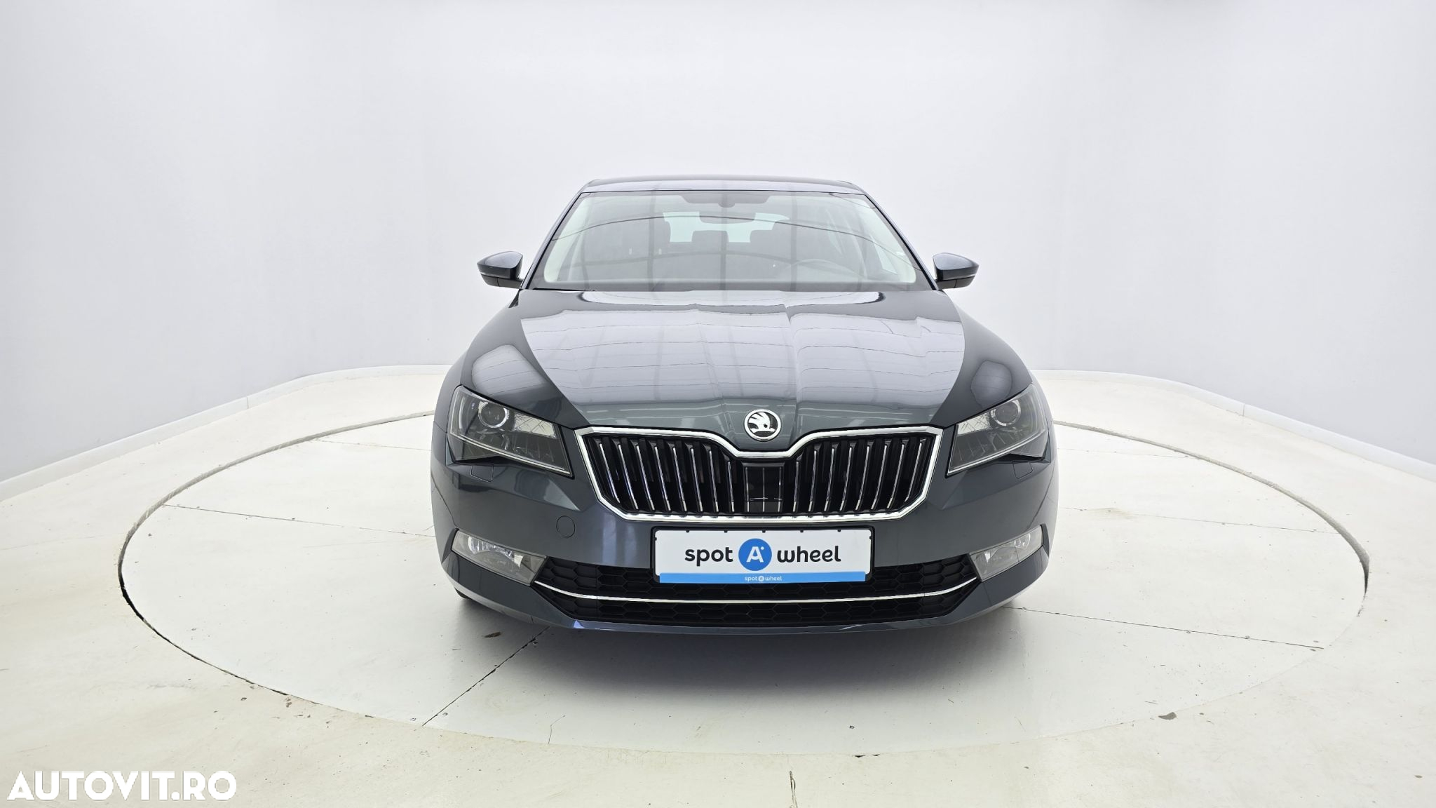 Skoda Superb 2.0 TDI DSG Ambition - 2