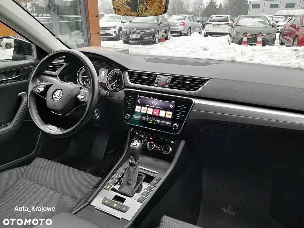 Skoda Superb 2.0 TDI SCR 4x4 Style DSG - 9
