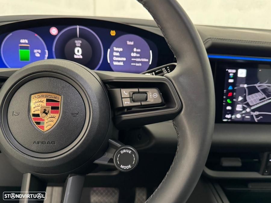 Porsche Macan Electric 4 - 26