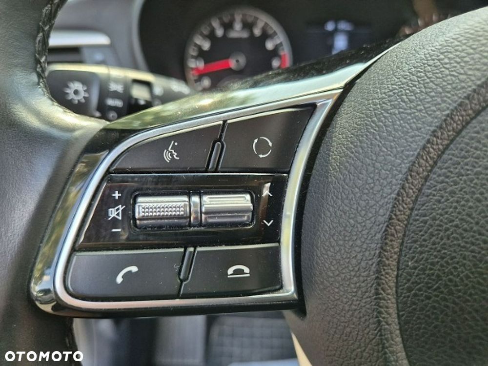 Kia Optima 2.0 L - 29