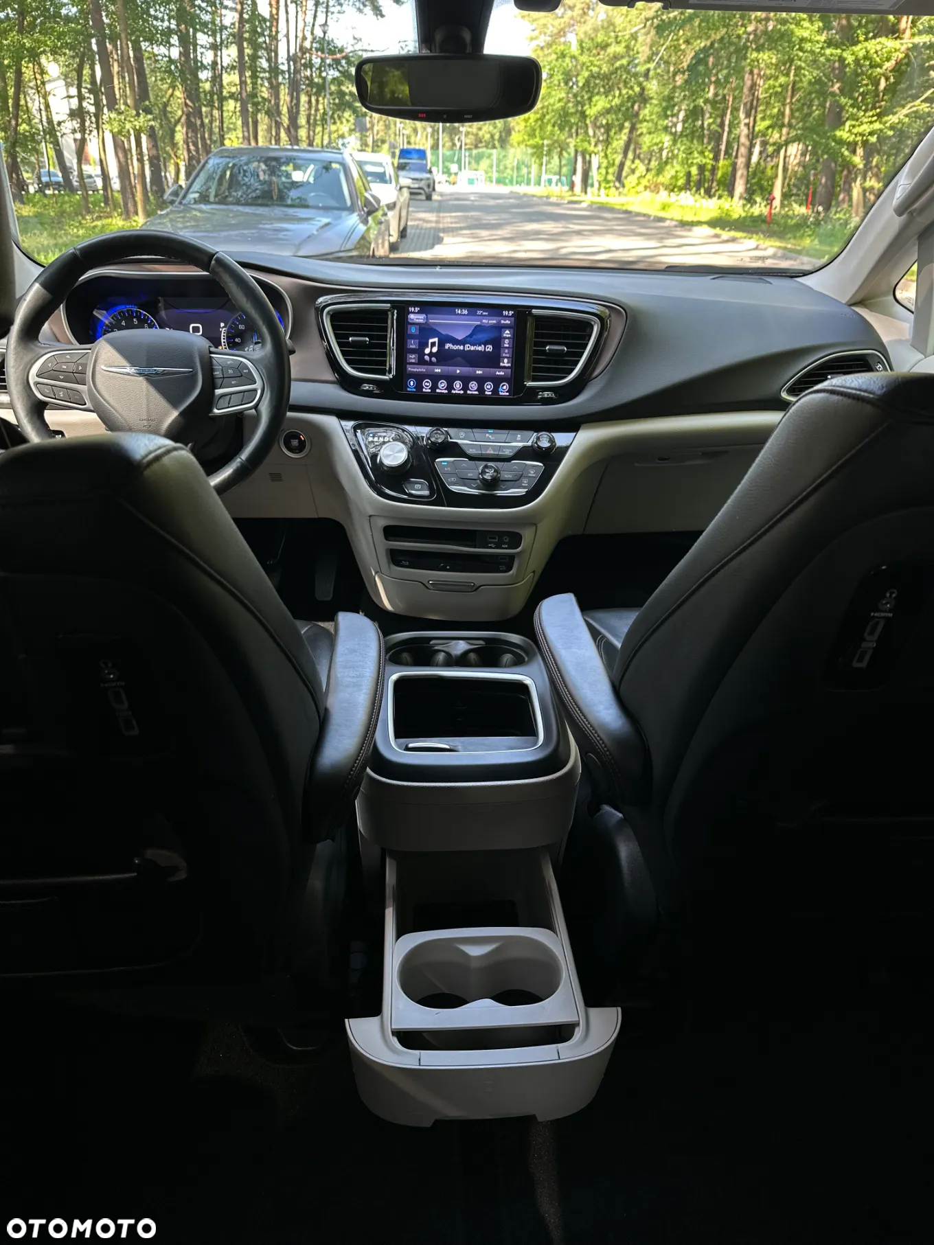 Chrysler Pacifica - 16