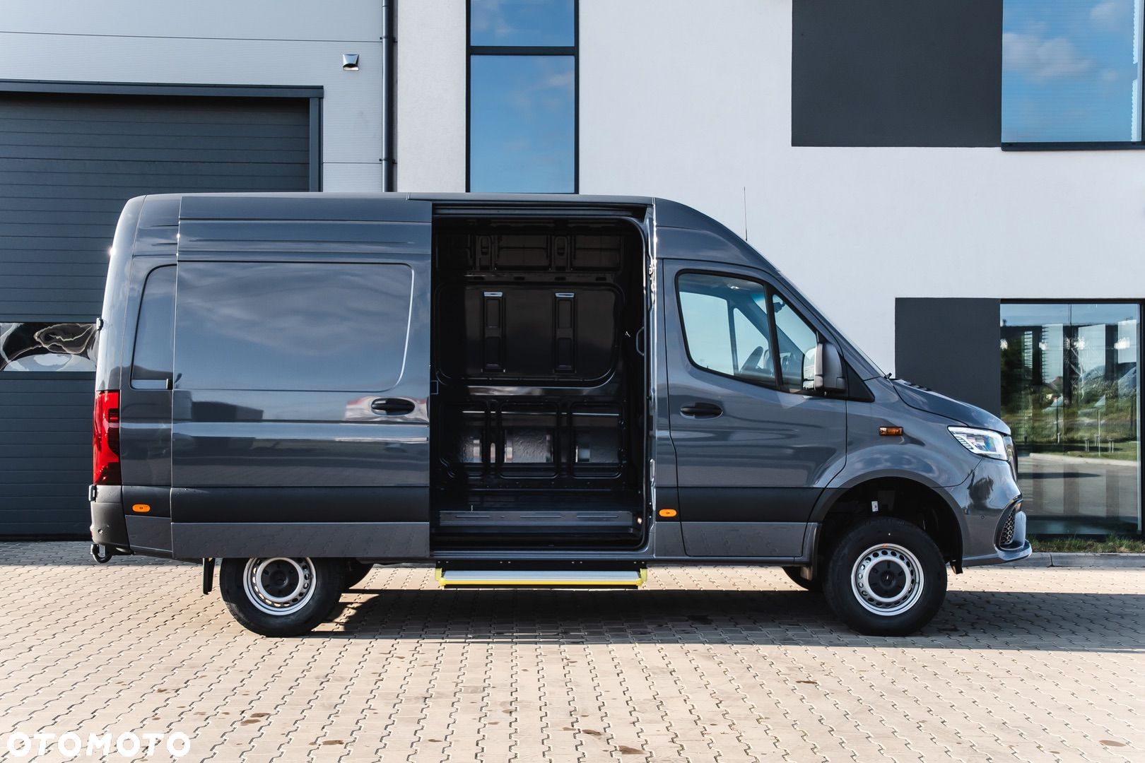 Mercedes-Benz Sprinter - 10