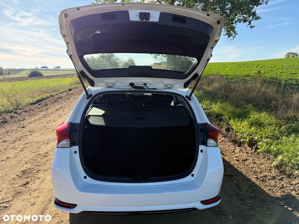 Toyota Auris - 13