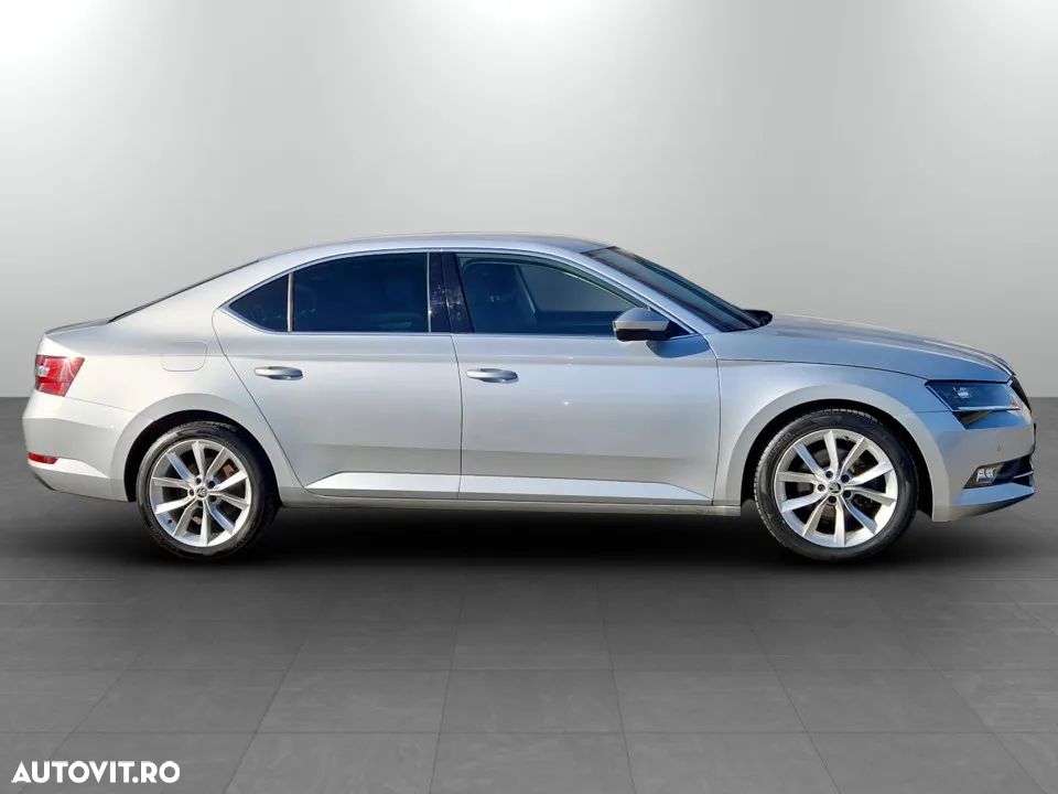 Skoda Superb 2.0 TDI DSG 4X4 Style - 6