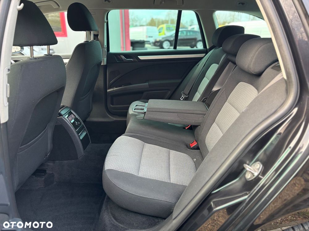 Skoda Superb 2.0 TDI DSG Exclusive - 26