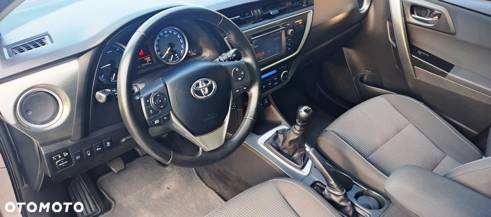 Toyota Auris 2.0 D-4D Life Plus - 18