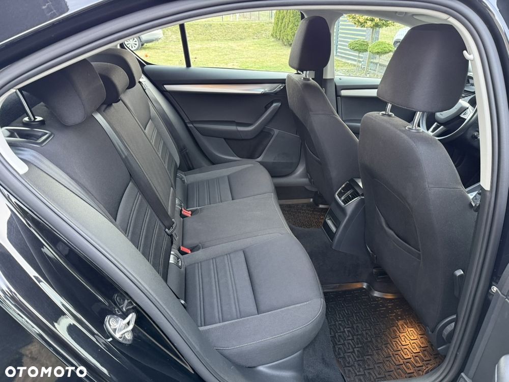 Skoda Octavia 1.6 TDI Ambition DSG - 23