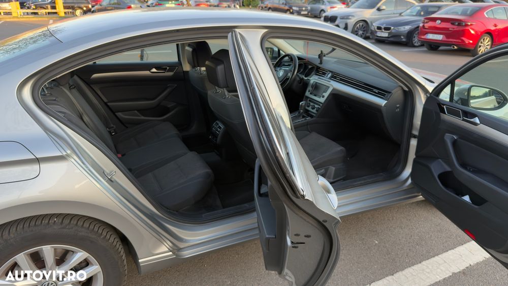 Volkswagen Passat - 11