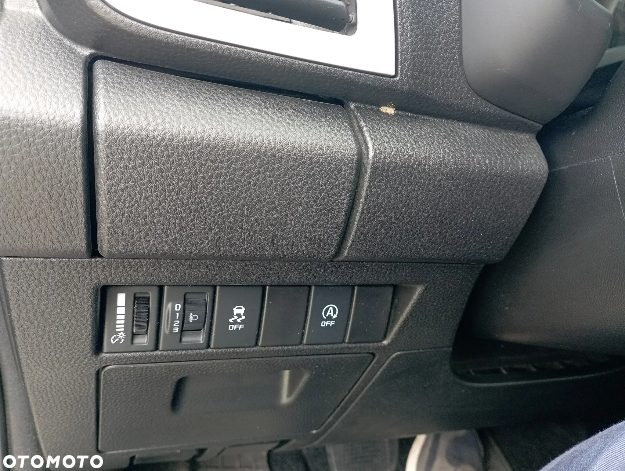 Isuzu D-Max 1.9 DC LS - 28