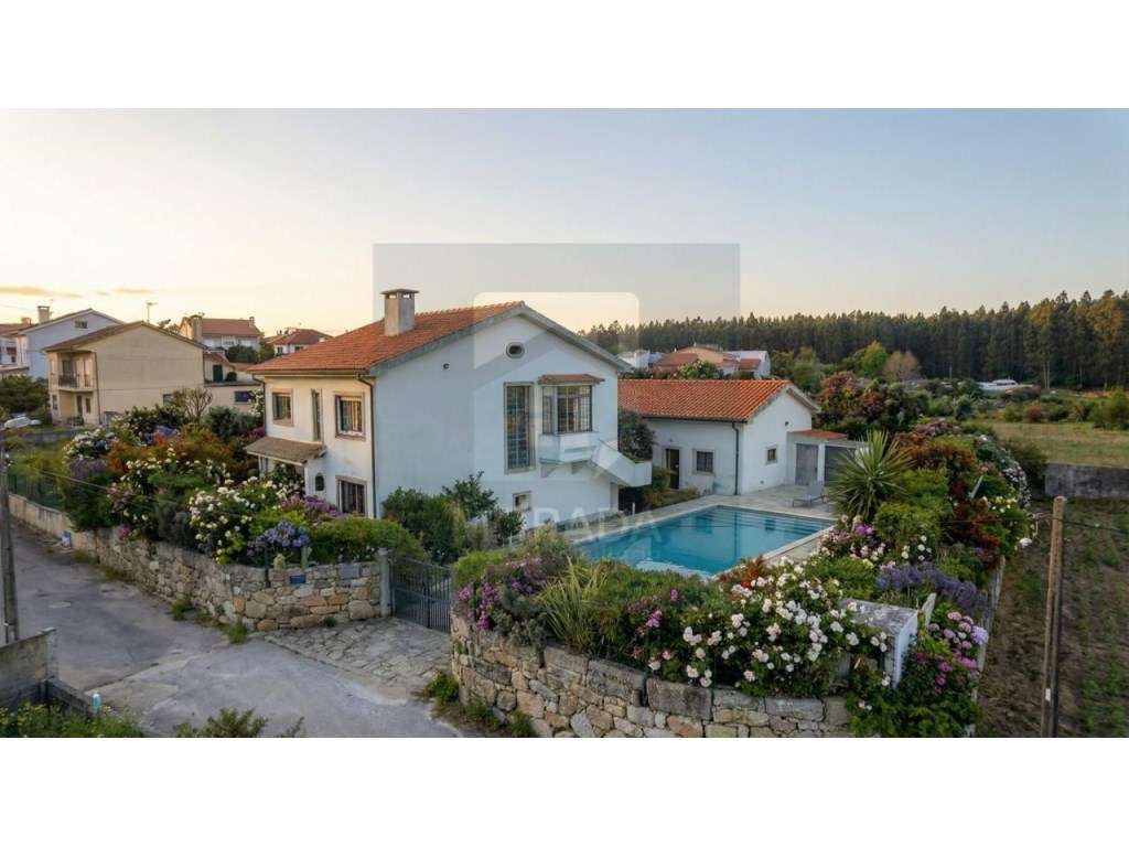 MORADIA || 1 KM DA PRAIA || S. FÉLIX DA MARINHA - Grande imagem: 4/10