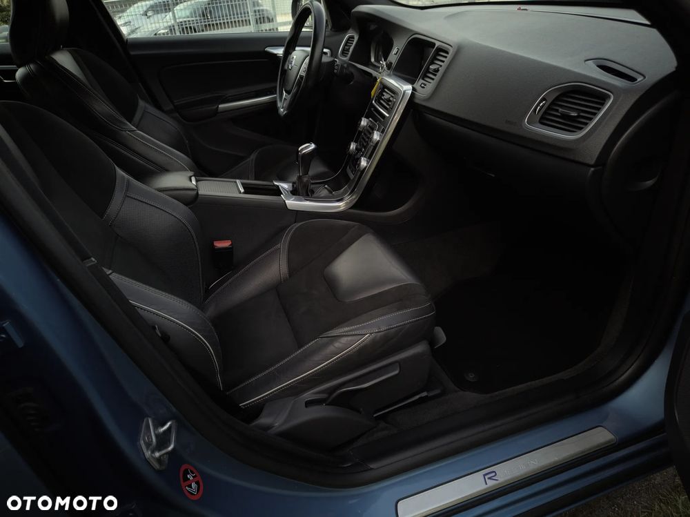 Volvo V60 D2 Drive-E R-Design Momentum - 13