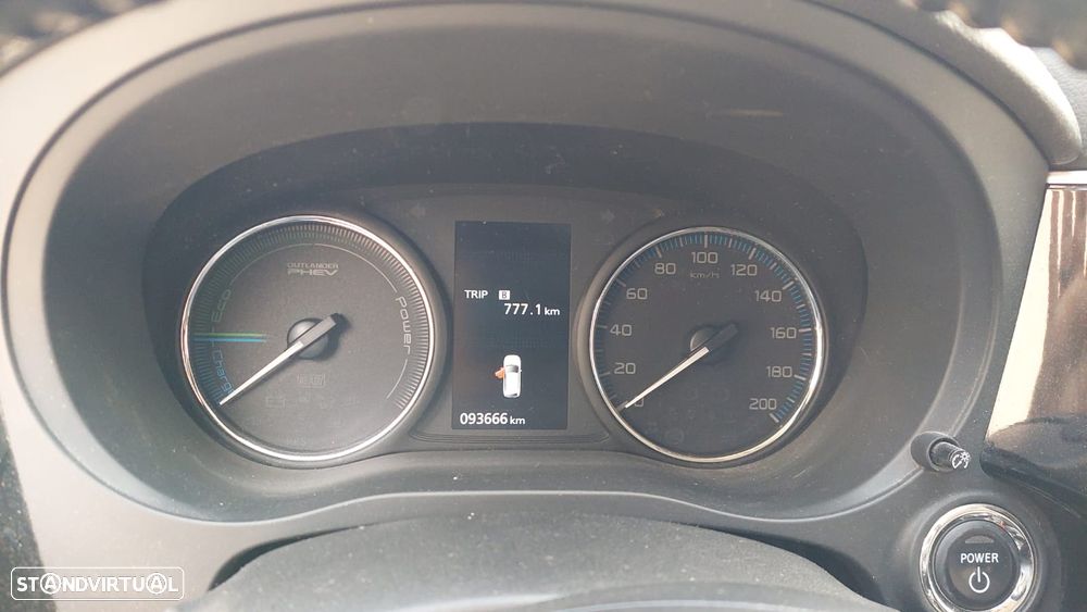 Mitsubishi Outlander 2.0 Instyle - 11