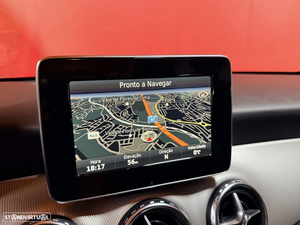 Mercedes-Benz GLA 180 CDI Urban - 11