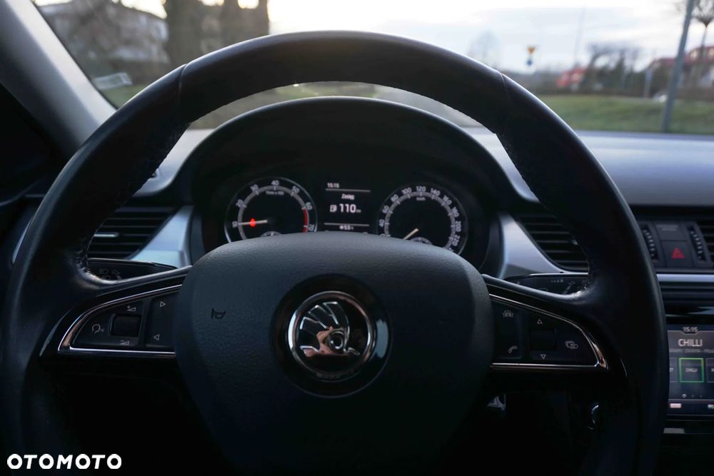 Skoda RAPID Spb 1.0 TSI Ambition - 25