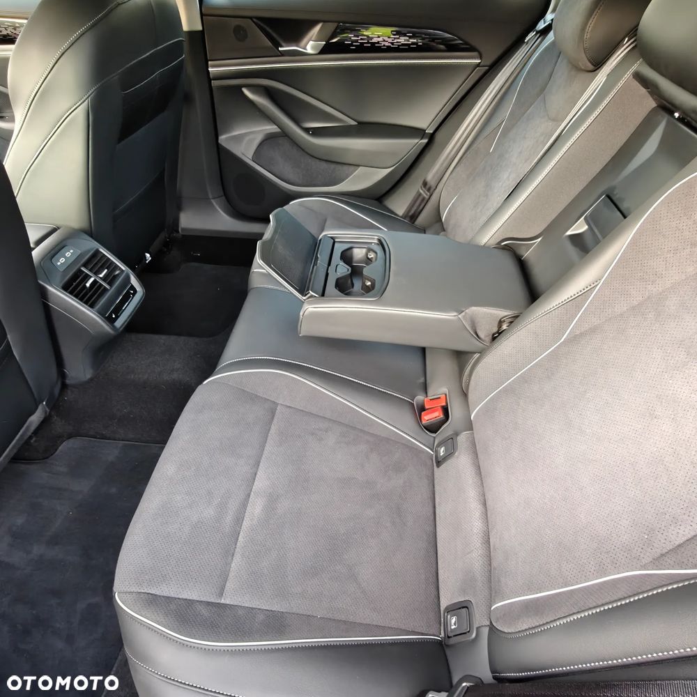 Volkswagen Passat - 13