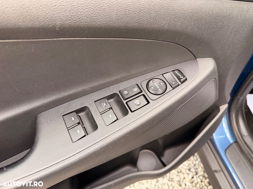 Hyundai Tucson blue 1.7 CRDi 2WD Style - 21