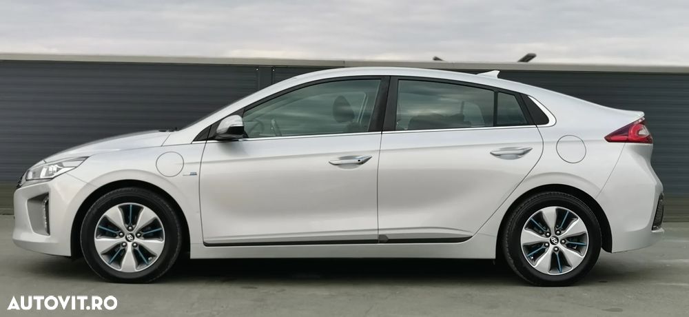 Hyundai IONIQ 1.6 GDI Premium - 4