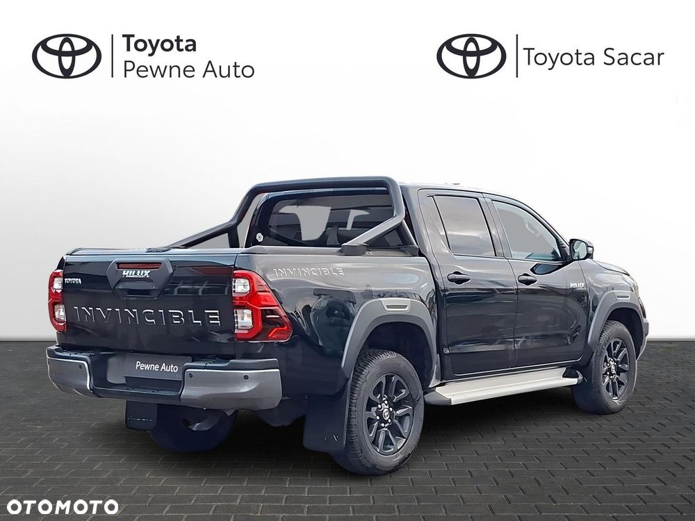 Toyota Hilux 2.8 D-4D Double Cab Invincible 4x4 - 5
