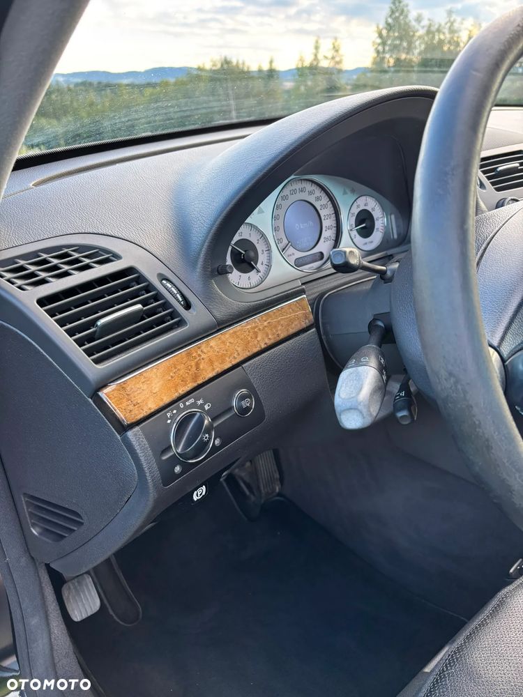 Mercedes-Benz Klasa E 500 4-Matic Avantgarde - 13