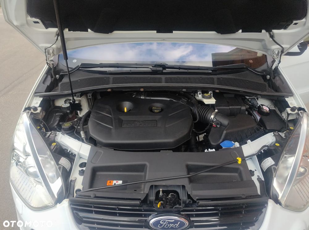 Ford S-Max - 13