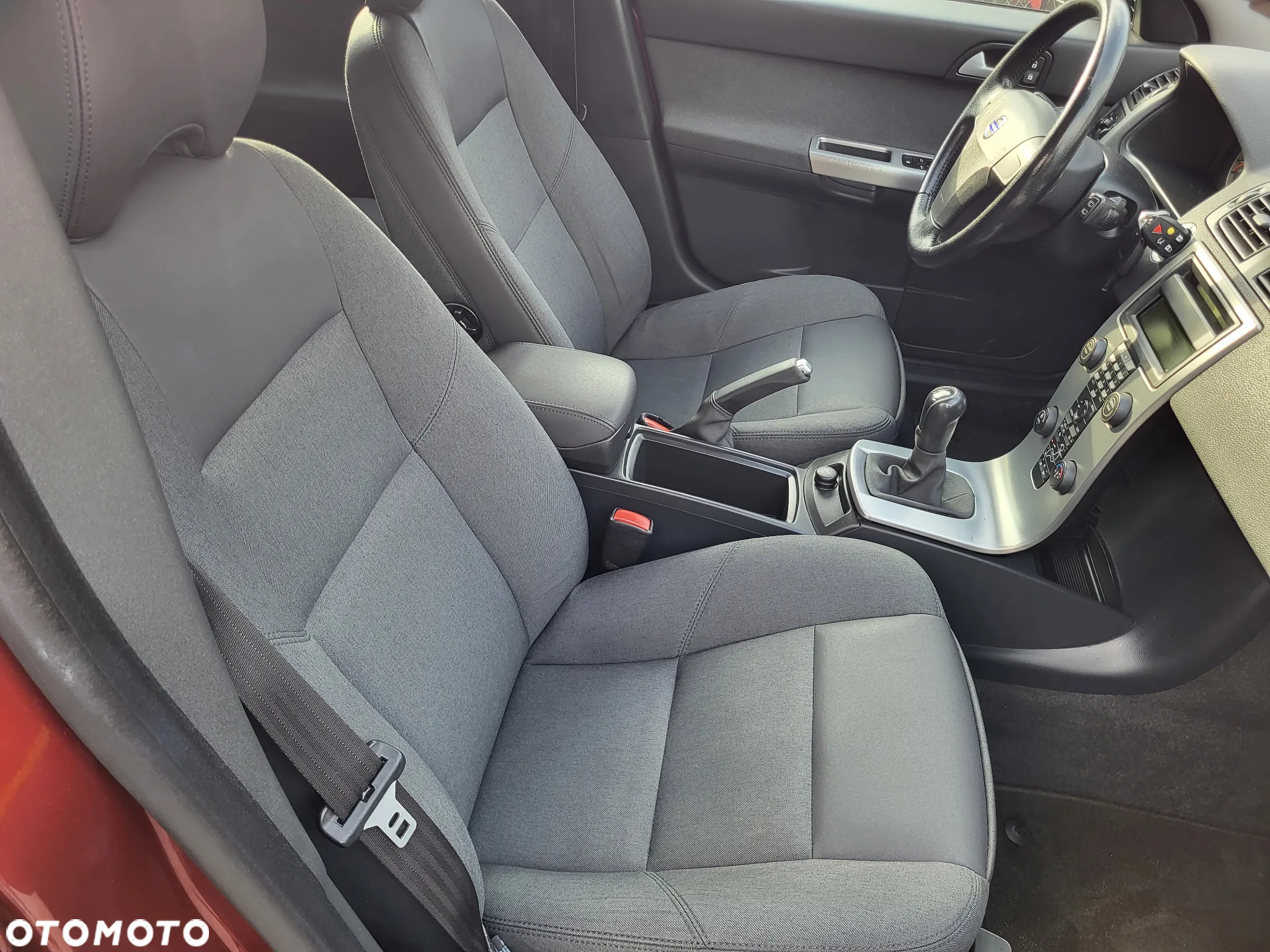 Volvo V50 2.0 Momentum - 17