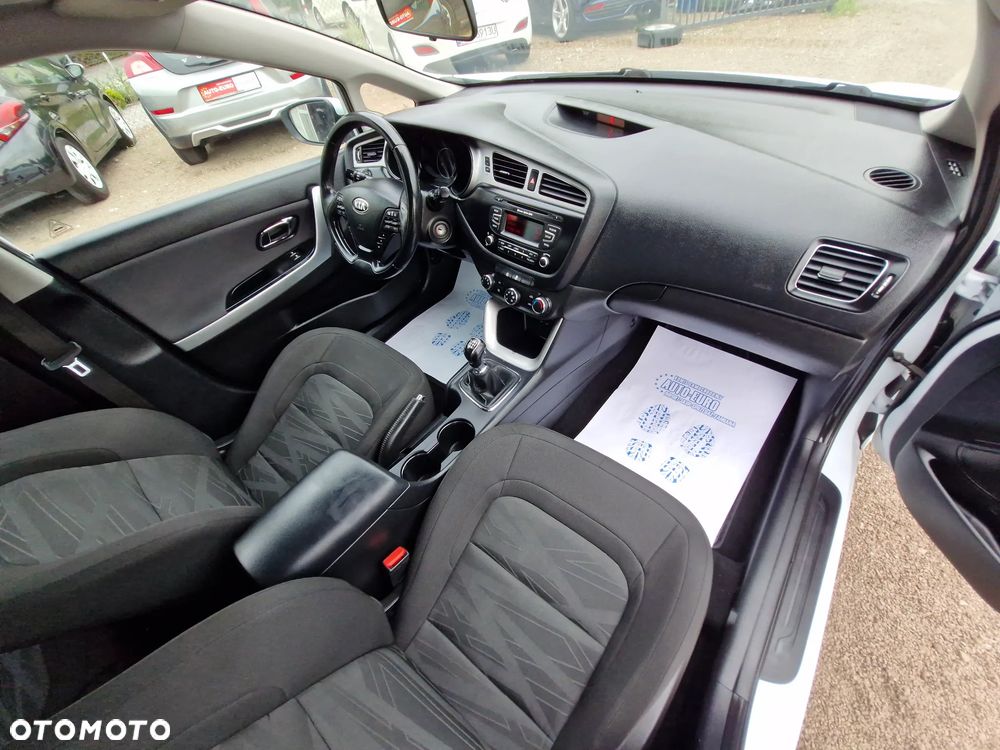 Kia Ceed 1.4 CVVT Attract - 24