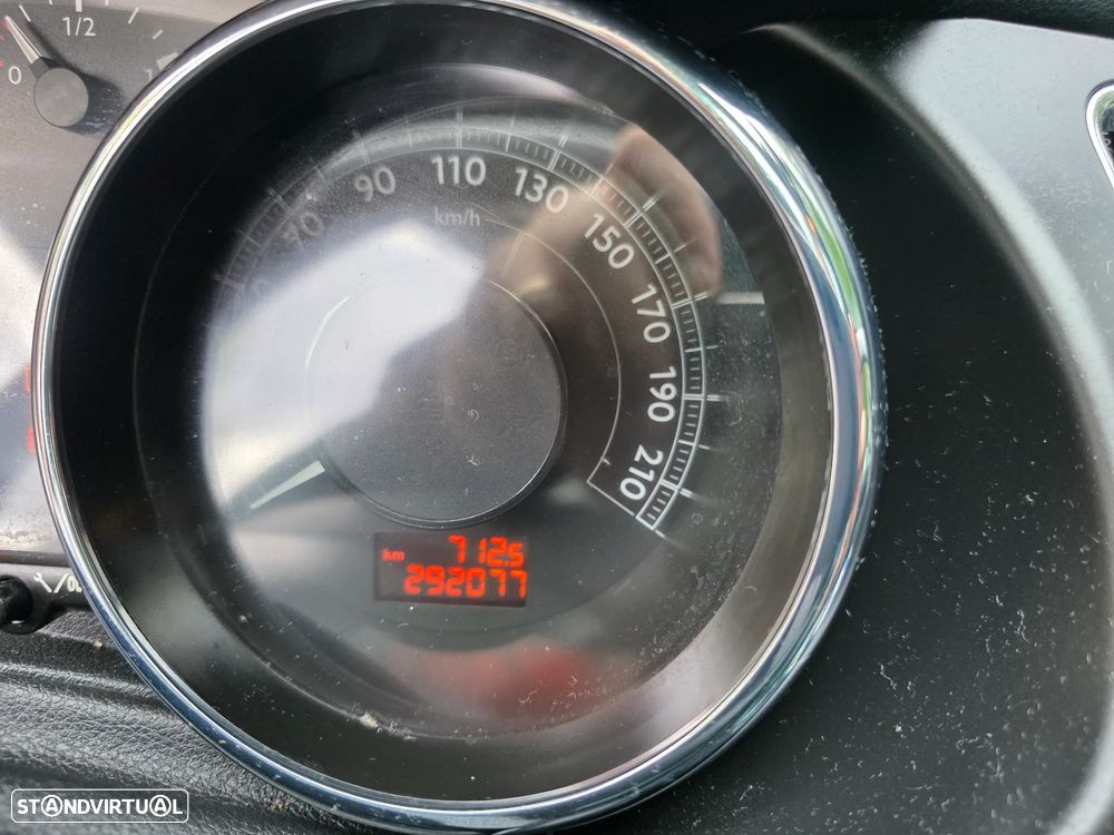 Peugeot 3008 2.0 HDi Hybrid4 99g J18 - 8