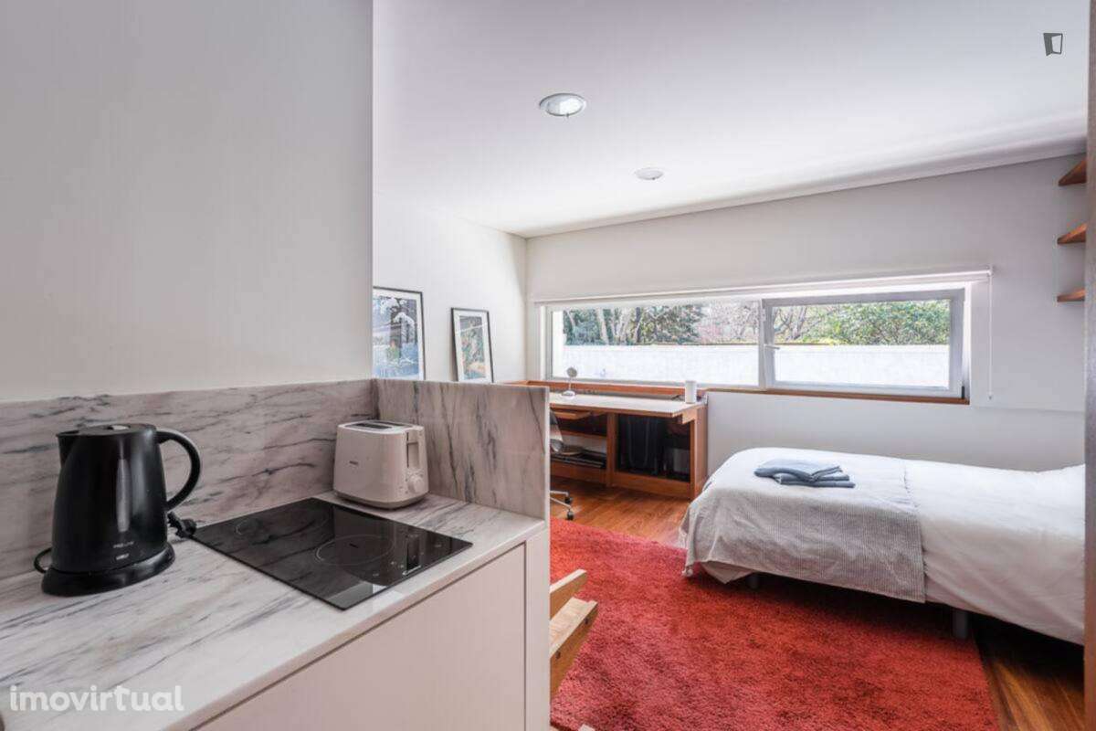 Estúdio - localizado em Lordelo do Ouro Porto - Grande imagem: 2/11