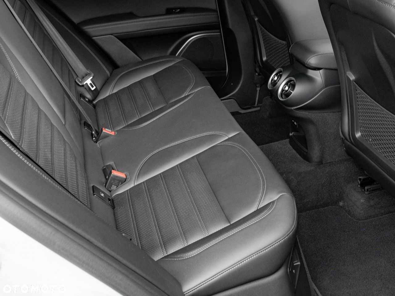 Alfa Romeo Stelvio 2.0 Turbo Sprint Q4 - 31