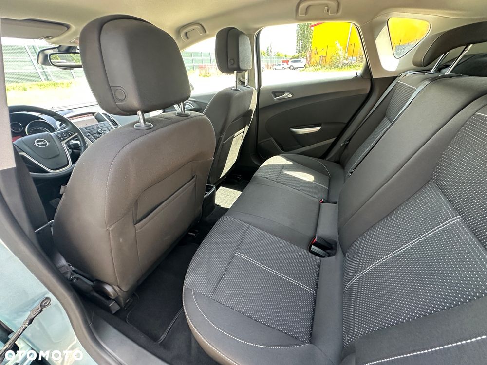 Opel Astra 1.6 Turbo Edition - 26