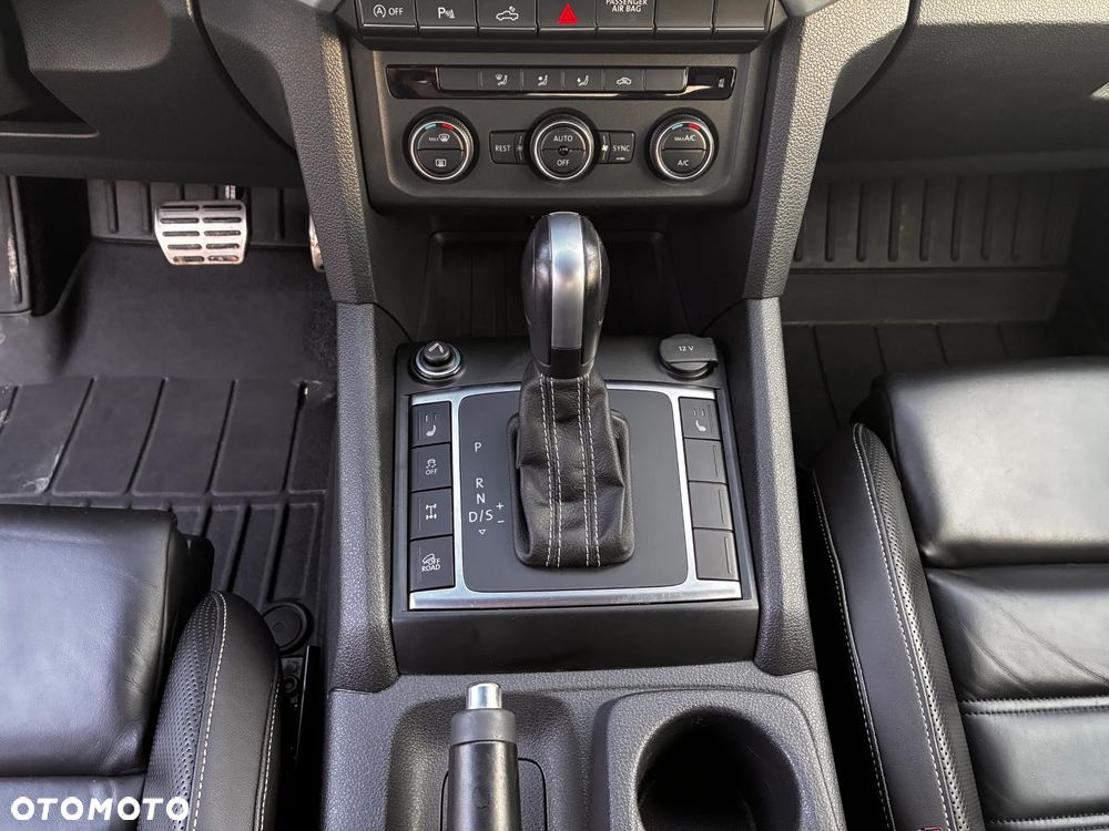 Volkswagen Amarok 3.0 V6 TDi 4MOTION Aventura - 23
